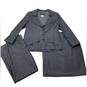 CHANEL Boutique 3 pc Gray Suit Set: FR42 US sz 10 Authenticated